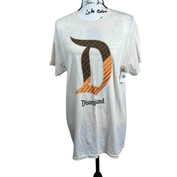 Disneyland Resort Exclusive Big D Adult T-Shirt Size M Casual Magic Kingdom - Picture 1 of 12